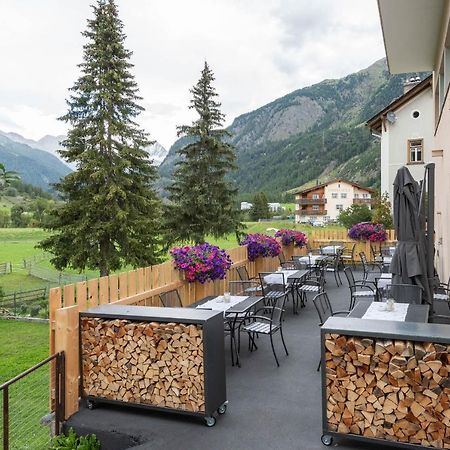 Hotel Crusch Alba Swiss Lodge Zernez Exterior photo