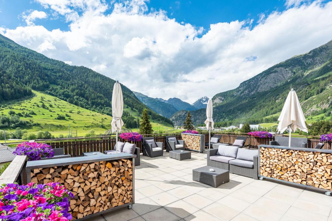 Hotel Crusch Alba Swiss Lodge Zernez Exterior photo