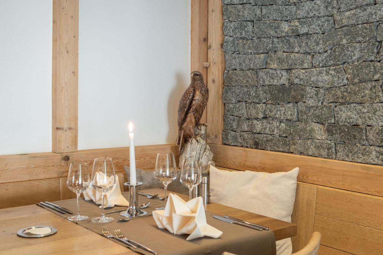 Hotel Crusch Alba Swiss Lodge Zernez Exterior photo