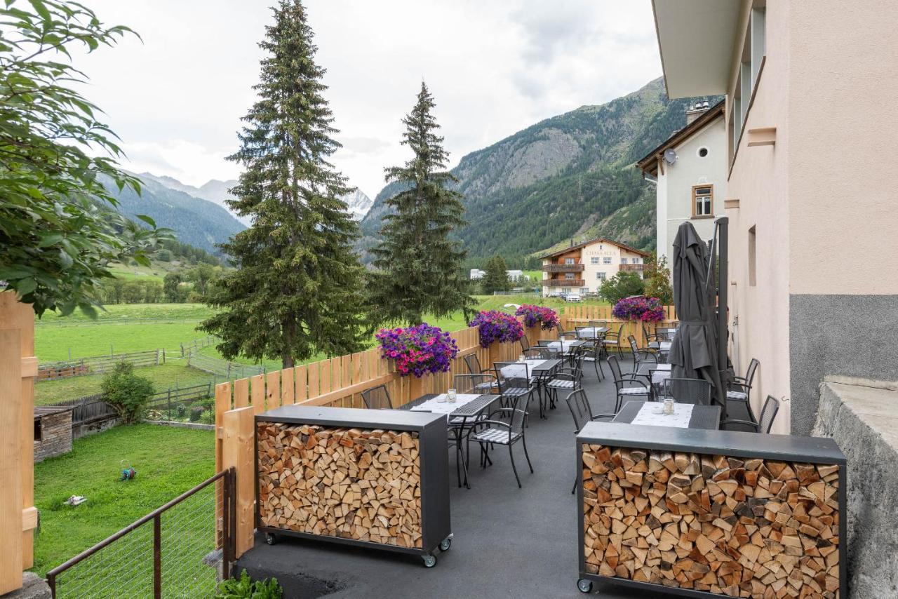 Hotel Crusch Alba Swiss Lodge Zernez Exterior photo